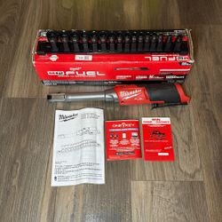 Milwaukee 3050-20 M12 FUEL  12v INSIDER Extended Reach Box Ratchet With Sockets.