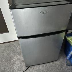Mini Fridge 
