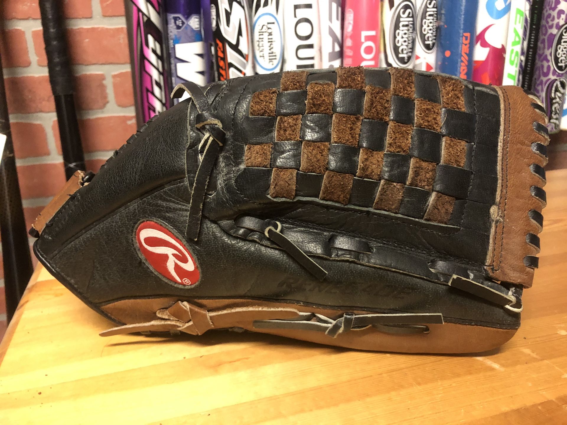 Rawlings Renegade 13” softball glove