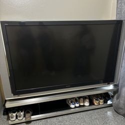 FOR SALE : 60” Sony SXRD includes stand 