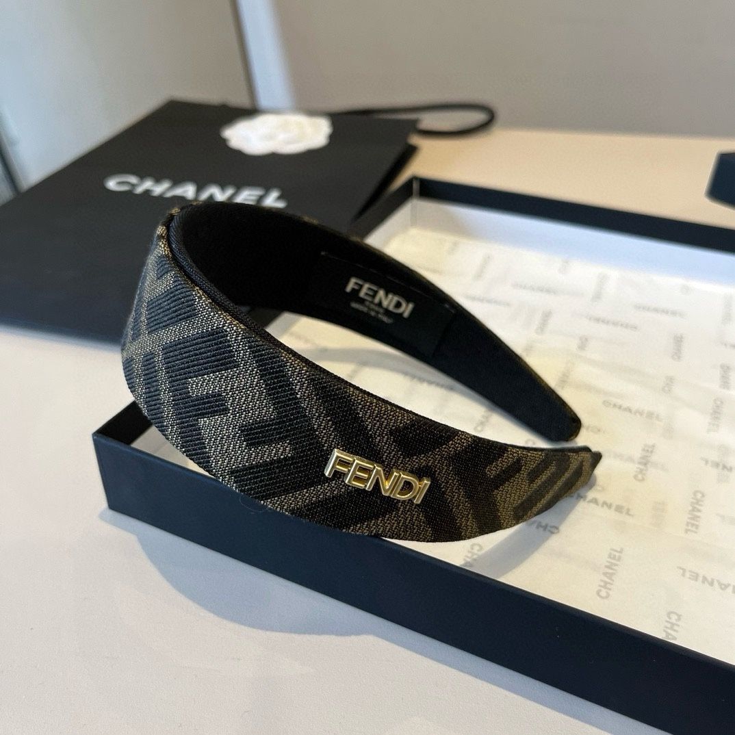 Unused Fendi headband @adp
