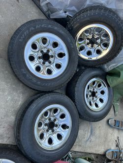 Set Of  4 Tire And  Rims For 245/70R17 