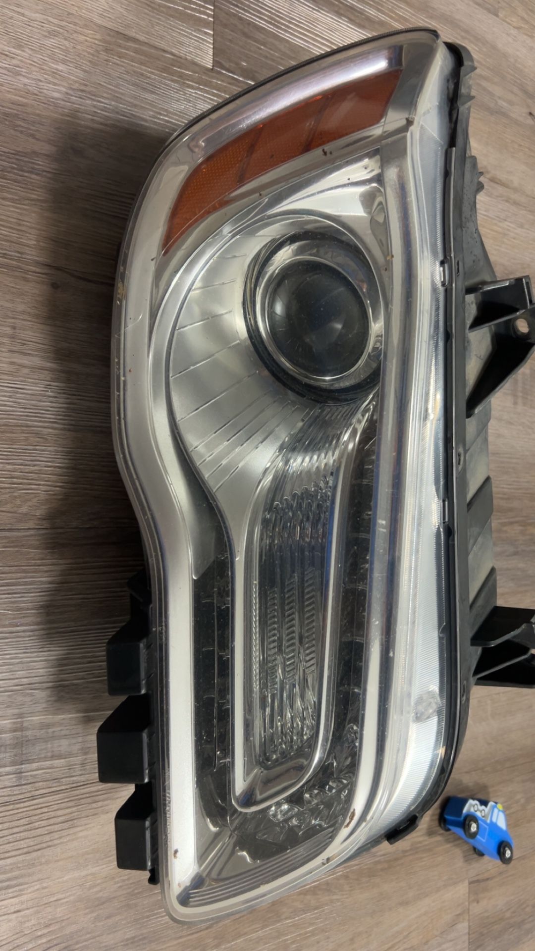 Chrysler 300 Headlight