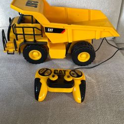 Caterpillar CAT Battery Operated Dump Truck Toy with Remote Control Yellow