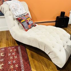 Tufted Chaise Lounge Chair