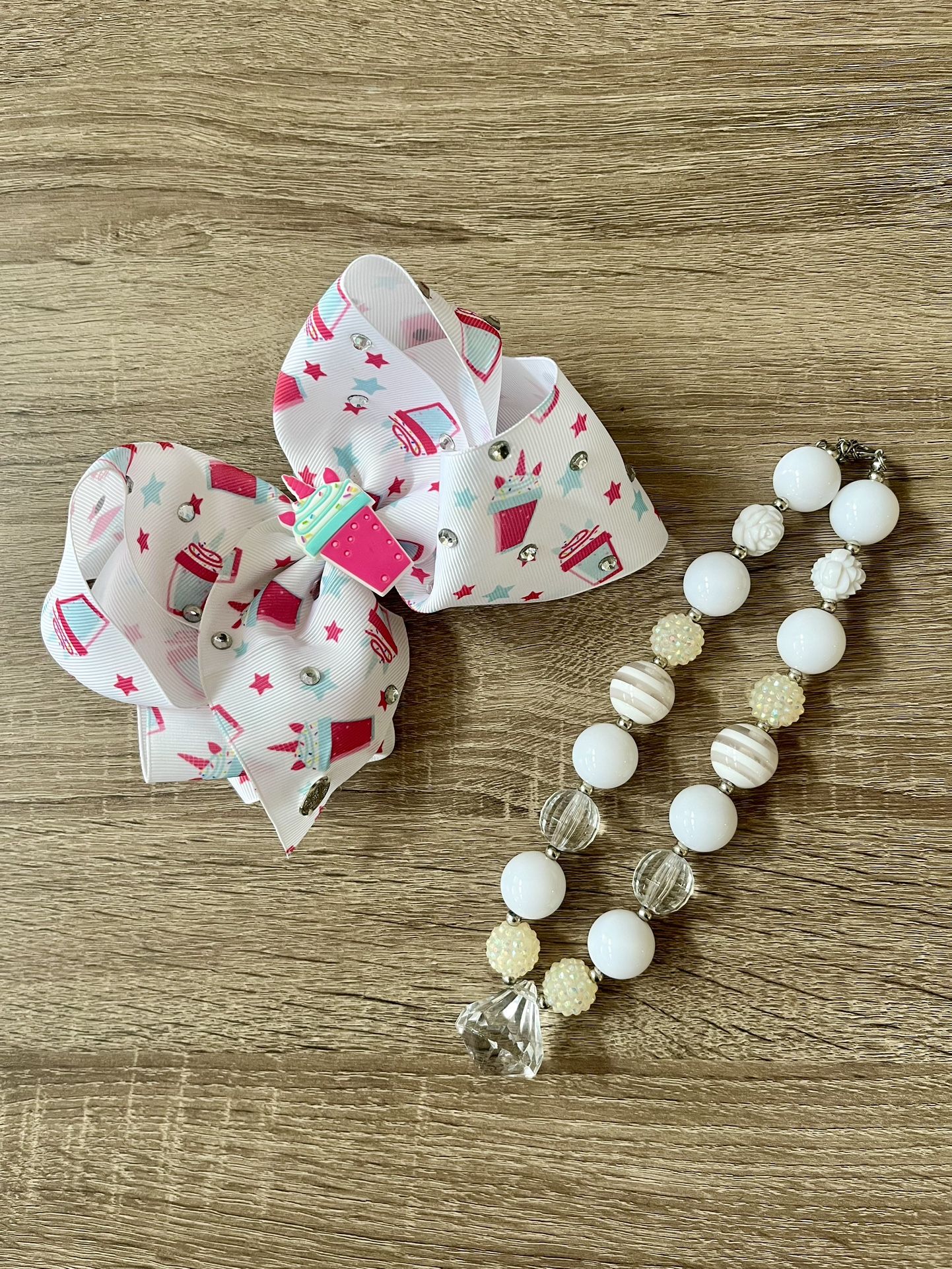 Girls Bubble Necklace And JoJo Siwa Hairbow