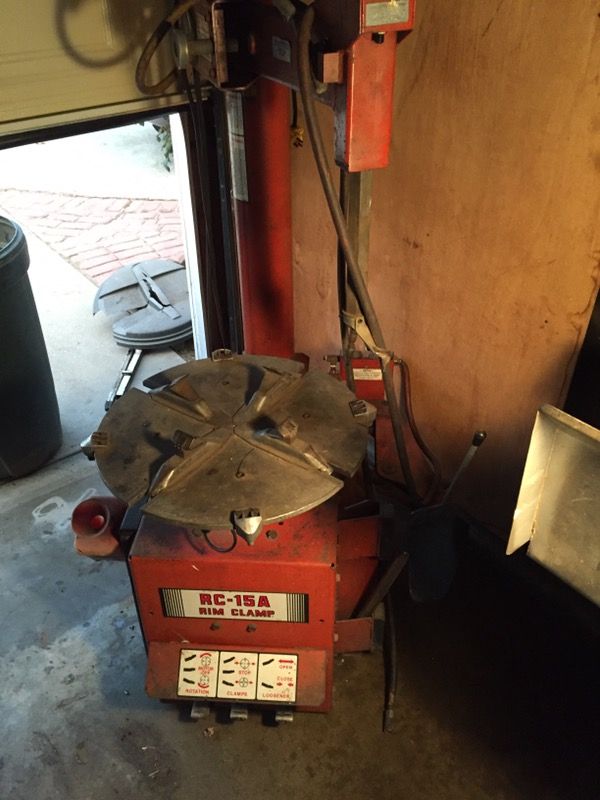Coats RC-15A tire changer wheel clamp machine