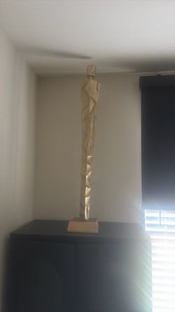 A set of gold statues