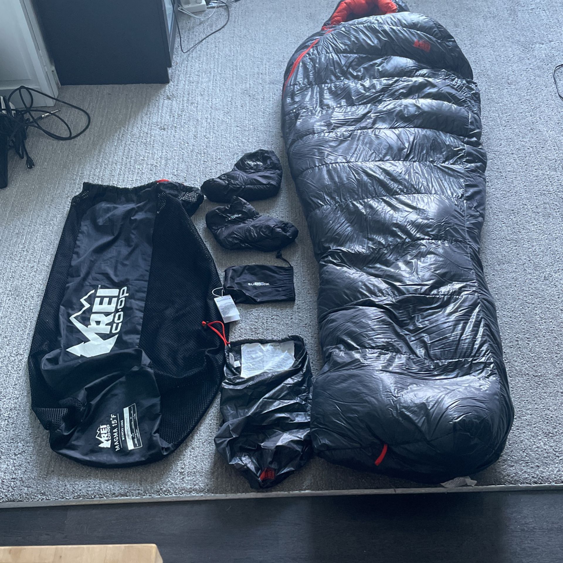 REI Co-op Magma 15 Sleeping Bag - Women's And SunDick Camping Slippers 