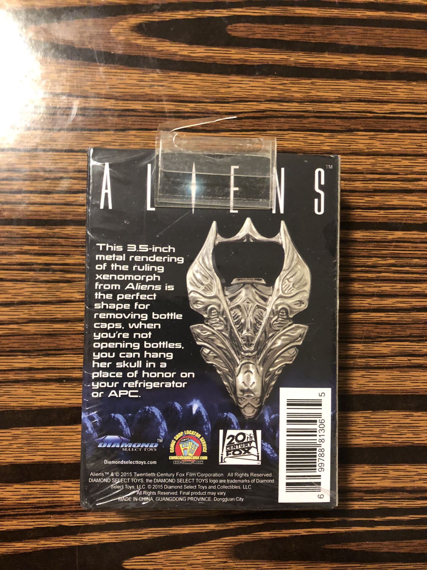 New Diamond Select Aliens Queen Metal Bottle Opener - Collectable