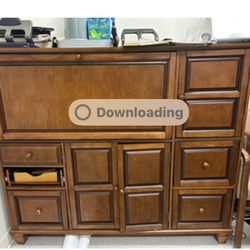 Beautiful Hutch in great Condition 