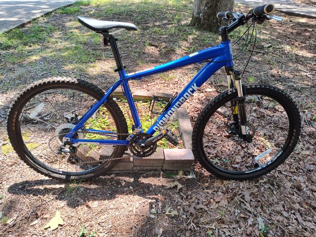 Diamondback Response Mountain Bike Size 17 w/Disc Brakes