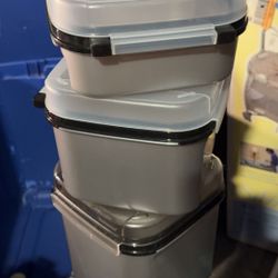 NEW TUPPERWARE PRICE IN PICTURE OR $80 FOR EVERYTHING 