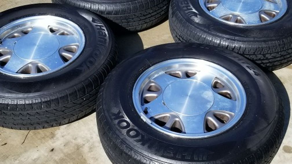 Set Of 4 Wheel & Tires Alloy Rims 215/75R15 Chevy Astro for Sale in ...