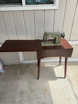 Vintage sewer machine