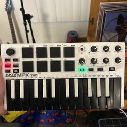 Akai Professional Keyboard 