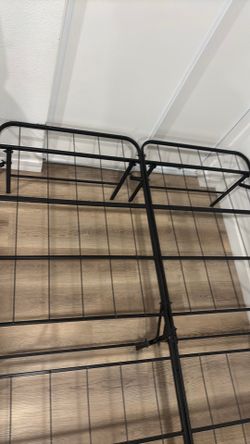 Metal bed frame