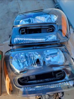 02-09 Chevy Trailblazer Headlights faros calaveras micas luces lamps
