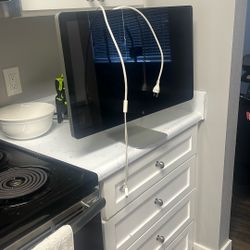 Apple 27’ Thunderbolt Display monitor