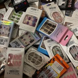 NEW PRESS ON NAILS