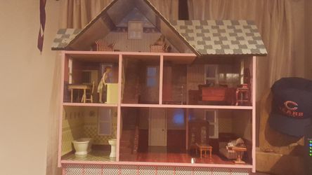 2.5 ft Melissa and Doug Doll House with accessories