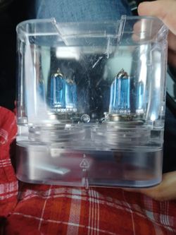 Zeon Very Bright White Lights Fits Small Sedans Never Been Used