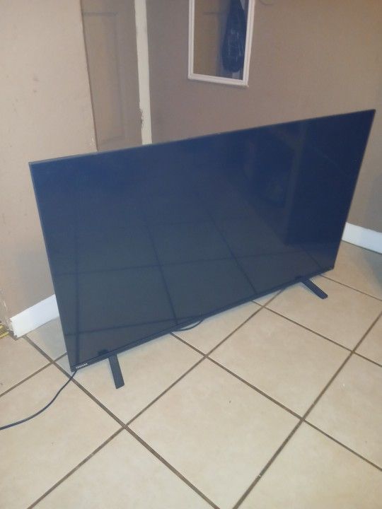 2022 TOSHIBA FIRE - smart Television - 42"