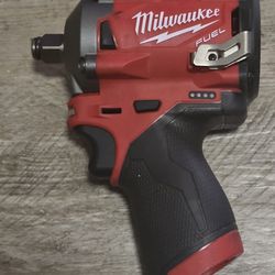 Milwaukee
M12 FUEL 12V Lithium-Ion Brushless Cordless Stubby 1/2 in. Impact Wrench (Tool-Only)