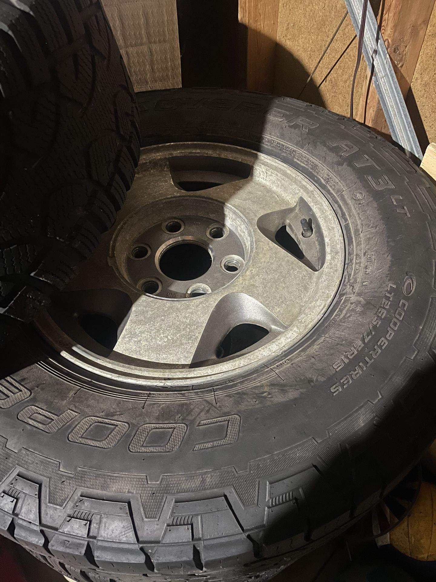 265/75 R16