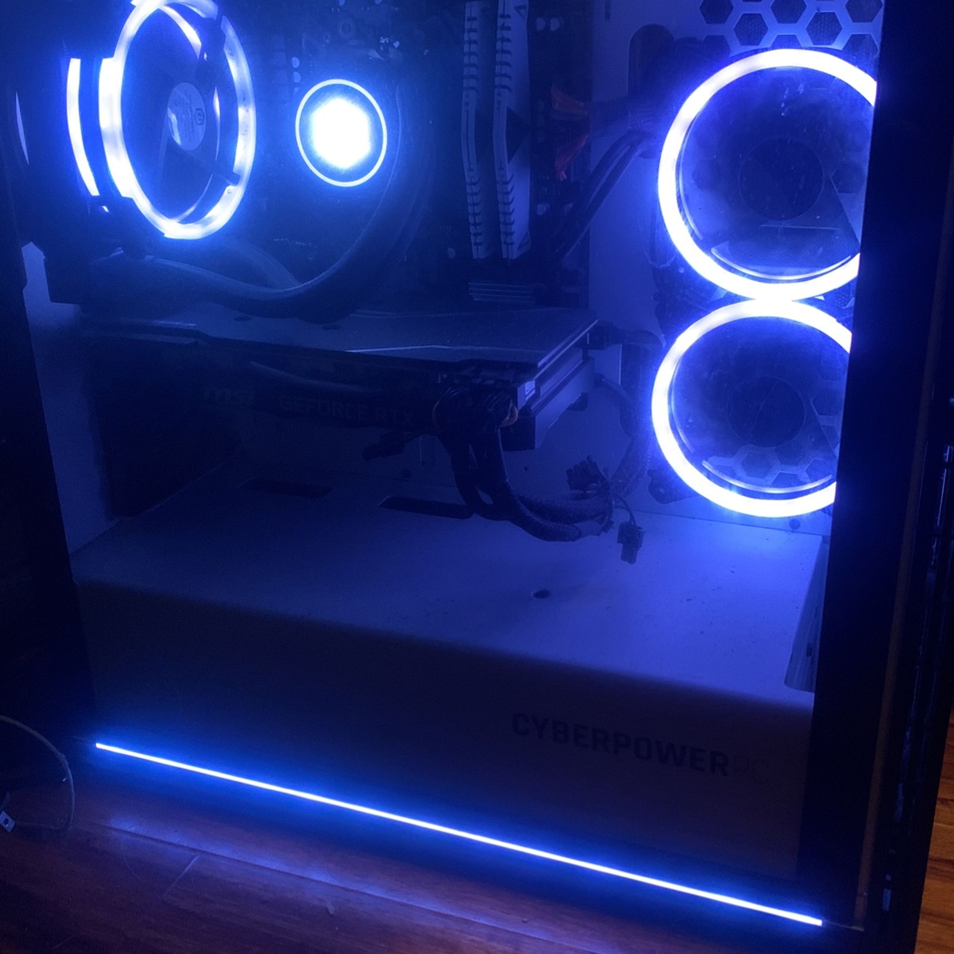 Cyber Power SLC7000BST Pre Built Gaming Pc