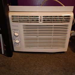 Used Frigidaire Ac/Window Fan 