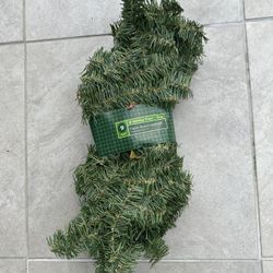 Classic  Branch  Garland  