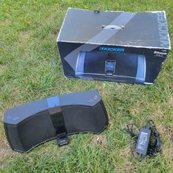 Kicker Amphitheatre Speaker Subwoofer Bluetooth