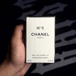 N 5 Chanel Perfume