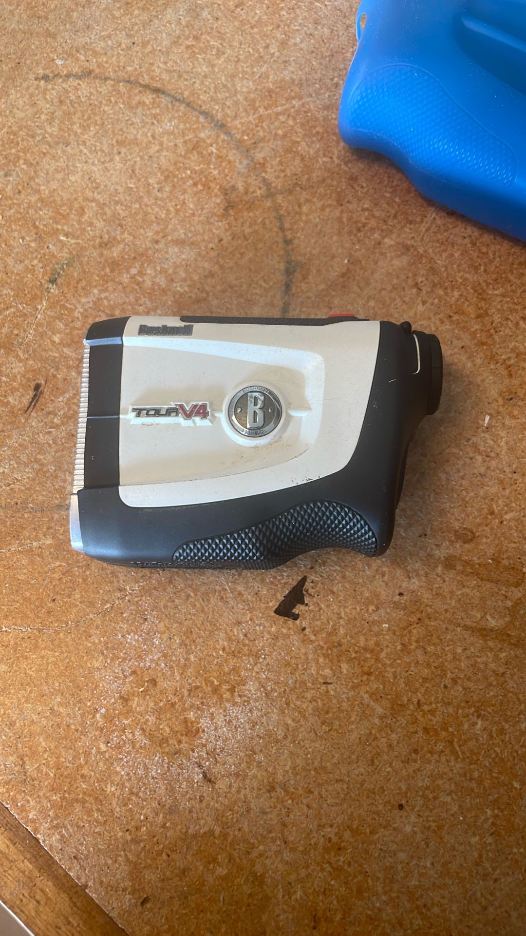 Bushnell Tour v4 range finder