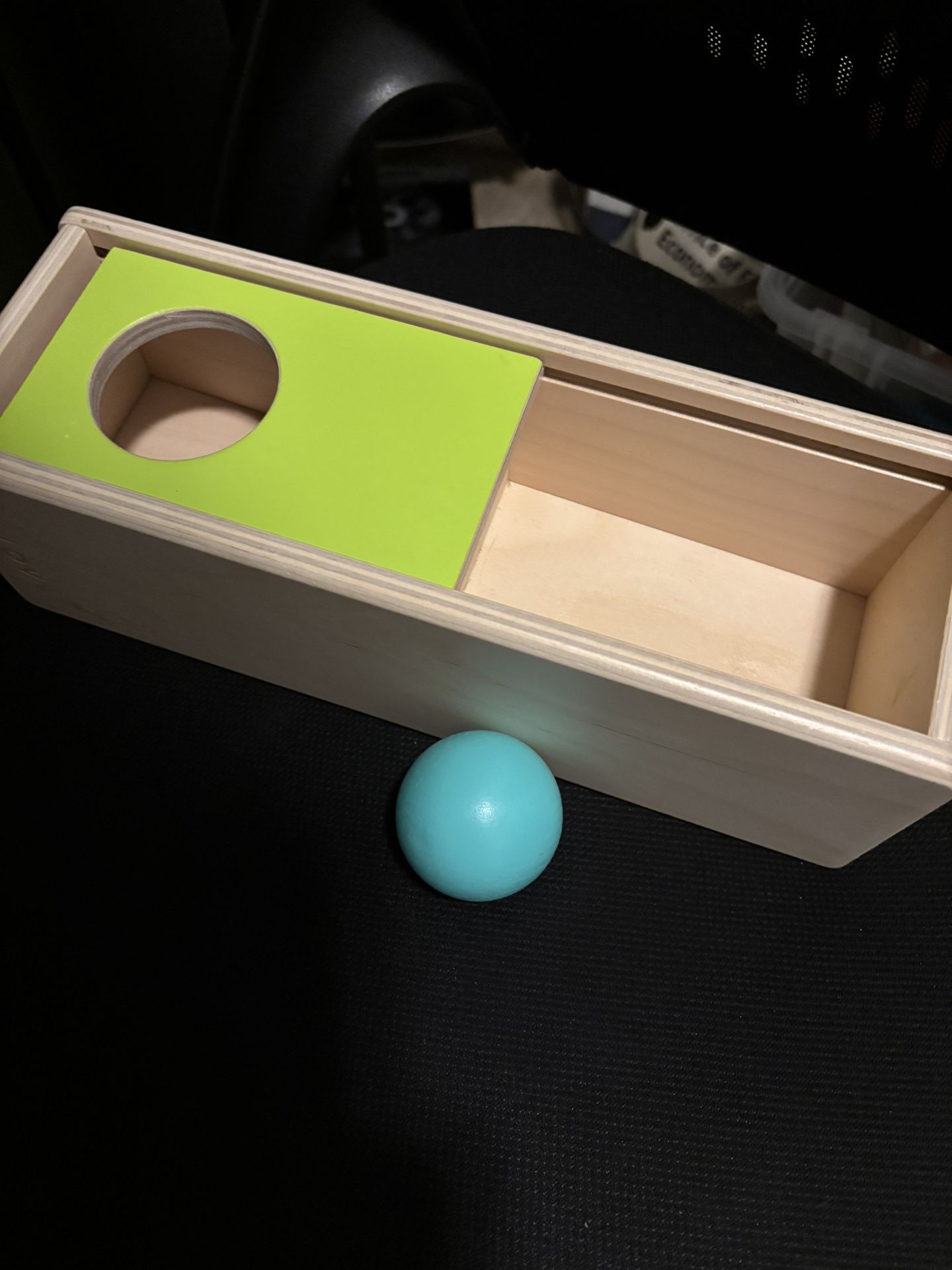 Lovevery: Sliding Top Box (11-12 Months)