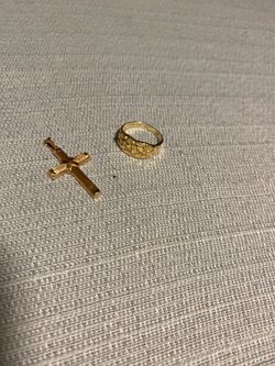 14kt gold nugget ring and pendant