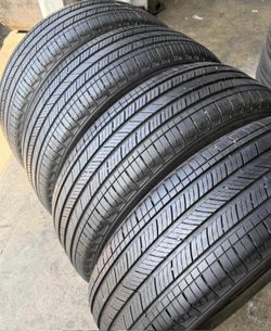 225/60/18 Michelin Selling a set of 4 tires in excellent condition š«”