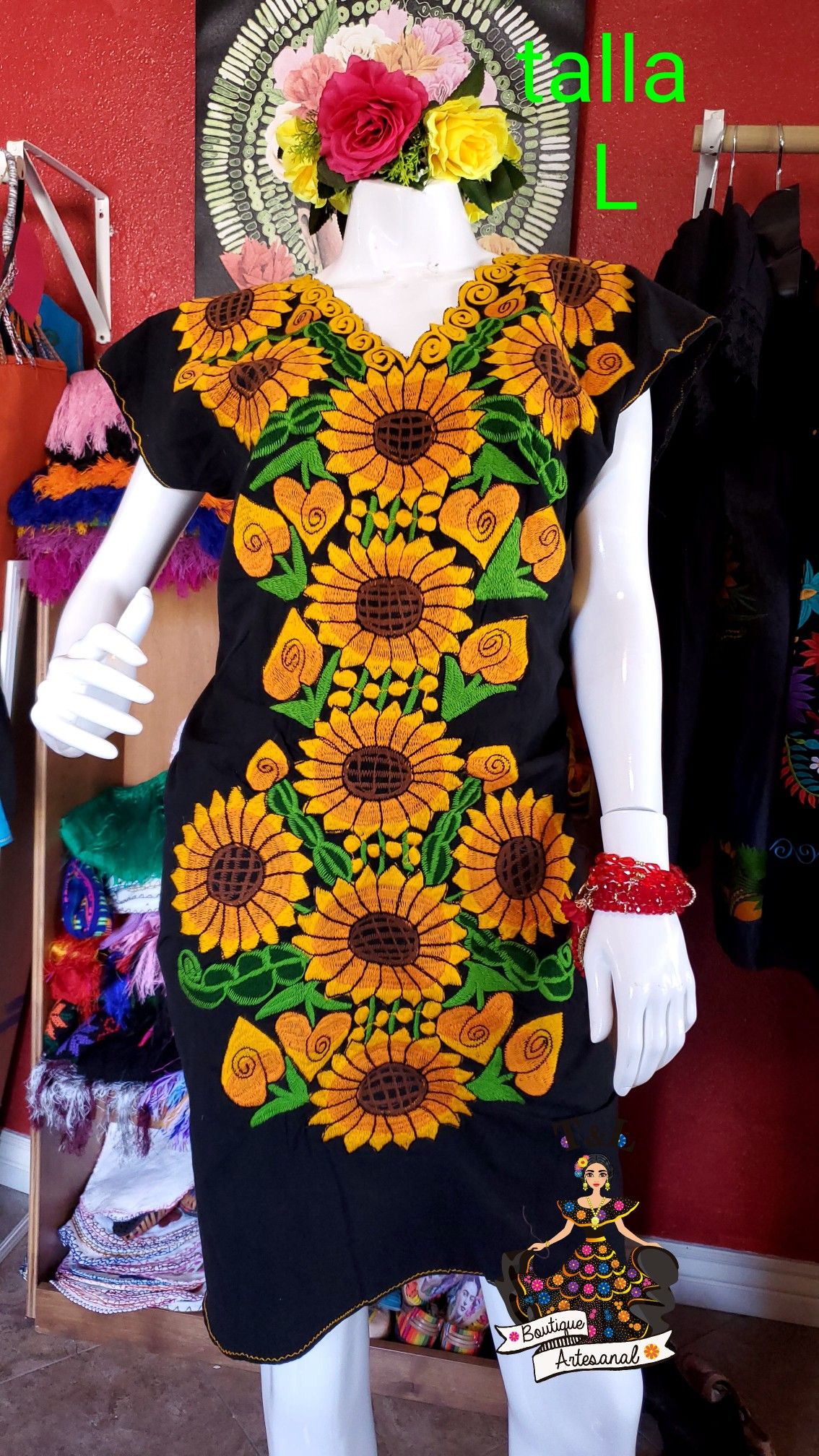 Vestido girasol bordado mexicano.