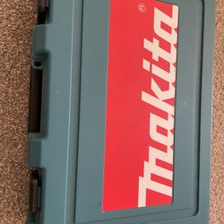 Drill MAKITA brand new used twice.
