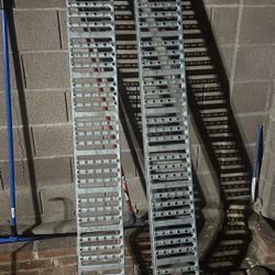 Haul Master 1,000 lbs Compacity Dirtbike Ramp