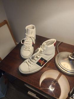 Gucci Ace Bee Embroidered White Leather Sneakers