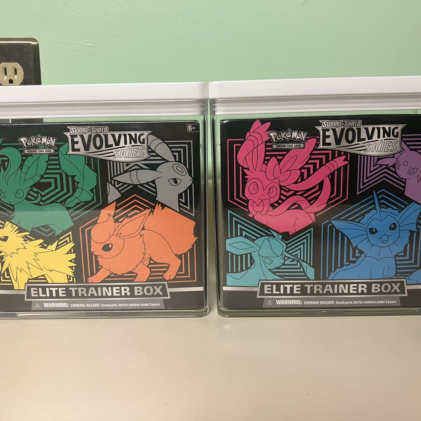 evolving skies booster box etb Pokemon Elite Trainer New Jolteon MINT- Exclusive Sealed! type Pokmon make their triumphant return Pokemon TCG Evolving Skies Elite