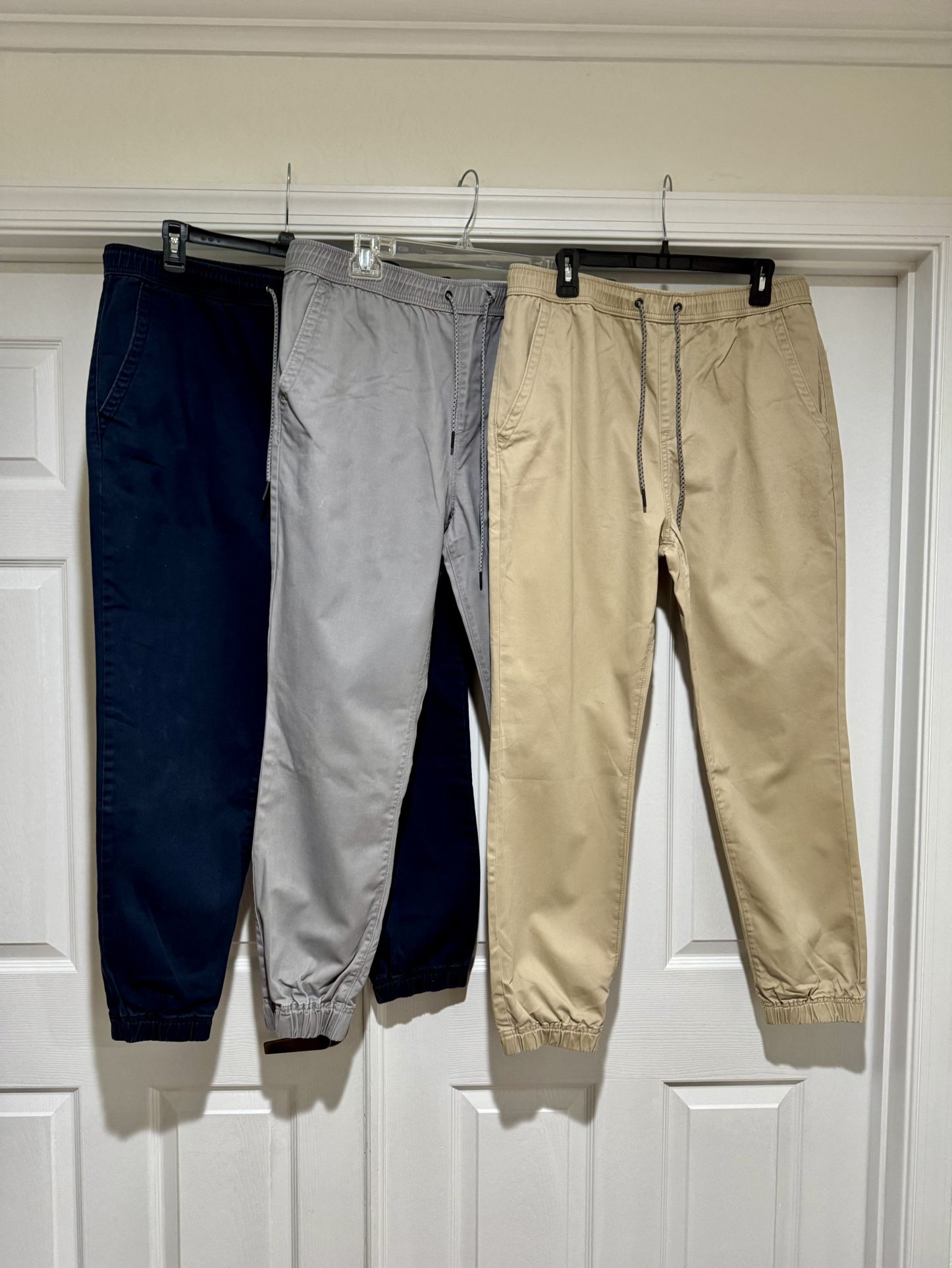 Men’s Size Large Aeropostale joggers excellent condition located in Weston $10 each