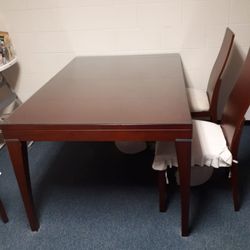 Table with 3 Chairs + 2 Broken Chairs that can be fixed