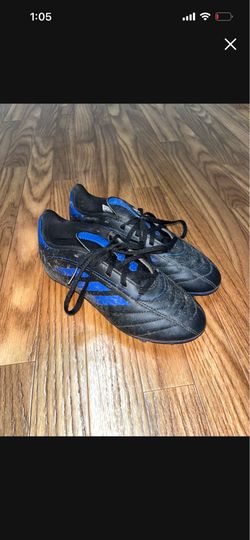 Soccer Shoes kids size 4