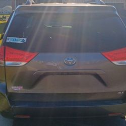 2012 Toyota Sienna