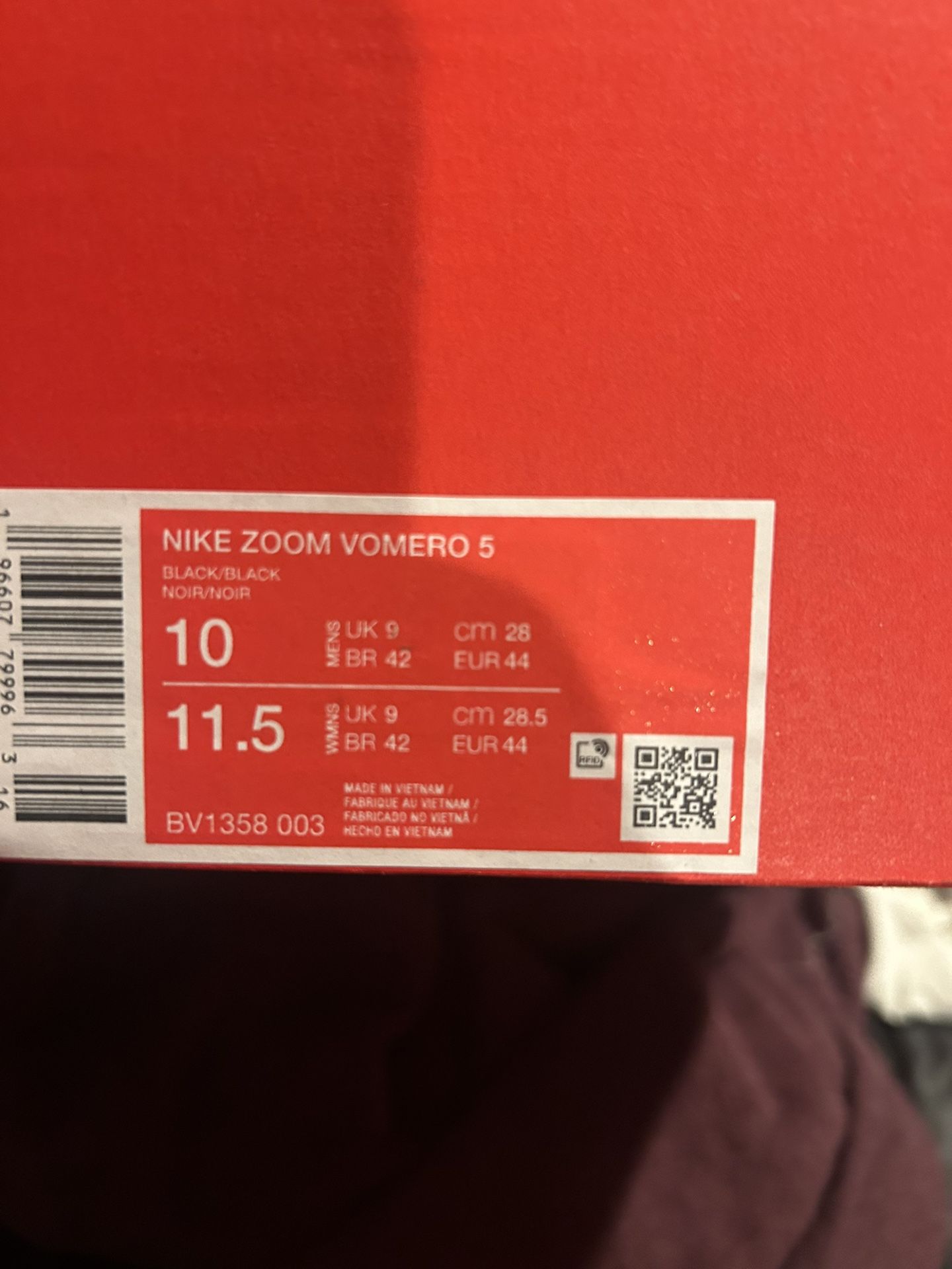 Nike Vomero 5 All Black