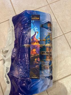Disney Lorcana: Winnie the Pooh - With a Few Good Friends Foil Playmat