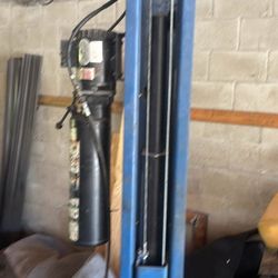 7500 Lbs. car lift, Shop Is Closing Must Go 